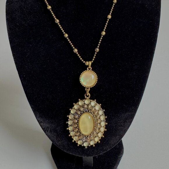 Vintage Lucky Gold Tone Moonglow Pendant Necklace with Matching Dangle Earrings - Picture 15 of 16